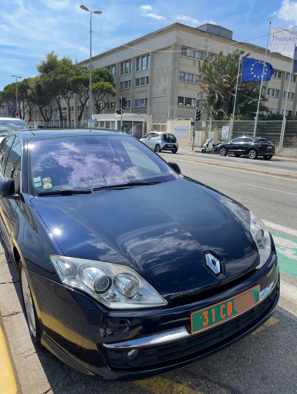 Plaque diplomatique 31 CD sur Renault - Exemple code pays système traditionnel